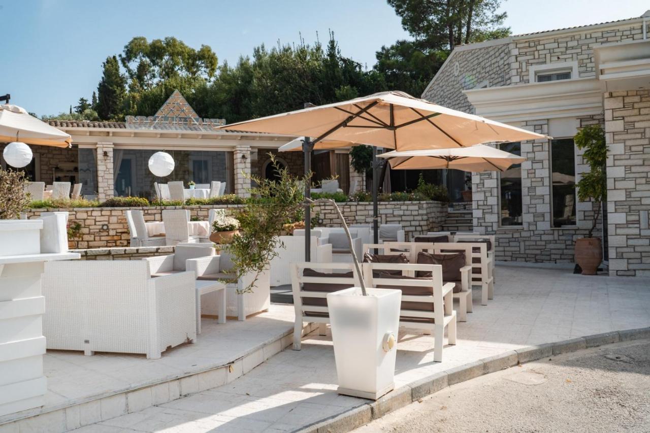 Neptune Sea House - Beachfront Agios Spyridon  ภายนอก รูปภาพ