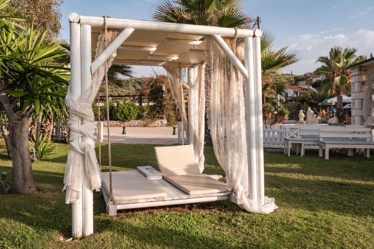 Neptune Sea House - Beachfront Agios Spyridon  ภายนอก รูปภาพ